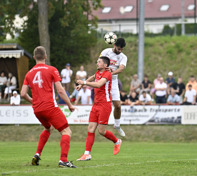 SV Hofbieber - SV Steinbach: Tarik Faber gegen Homan Halimi