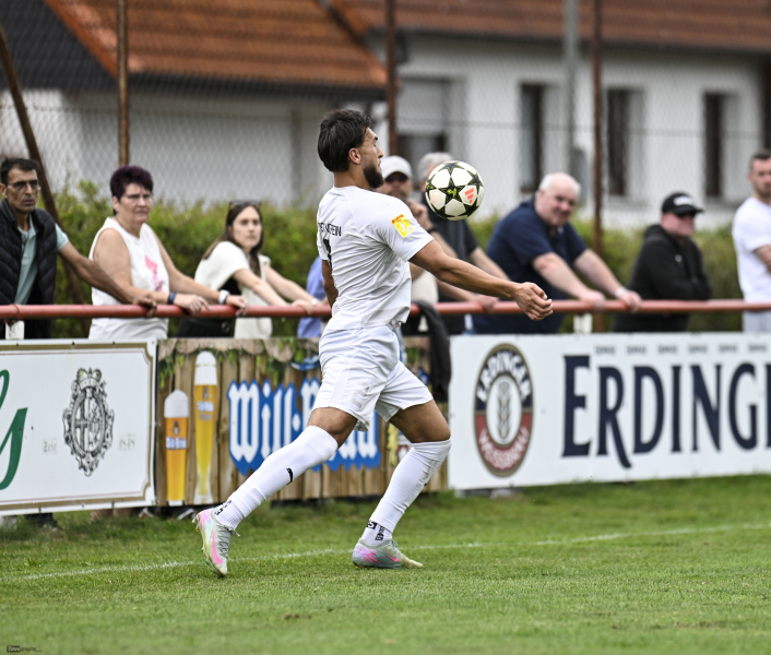 SV Hofbieber - SV Steinbach: Dennis Reichmann