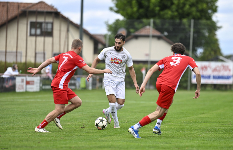 SV Hofbieber - SV Steinbach: Dennis Reichmann