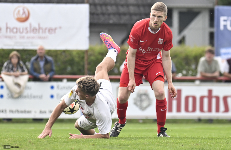 SV Hofbieber - SV Steinbach: Daniel Hosenfeld gegen Jannis Kehl