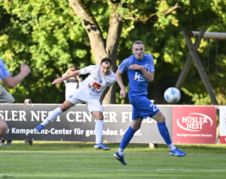 FC Eichenzell - SV Flieden: Marius Kullmann gegen Moritz Reith