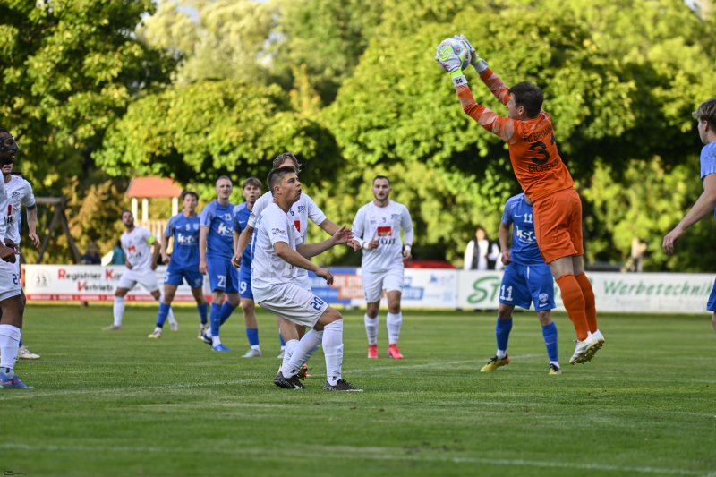 FC Eichenzell - SV Flieden: Lukas Marvin Friedrich gegen Chris Christoph Grösch