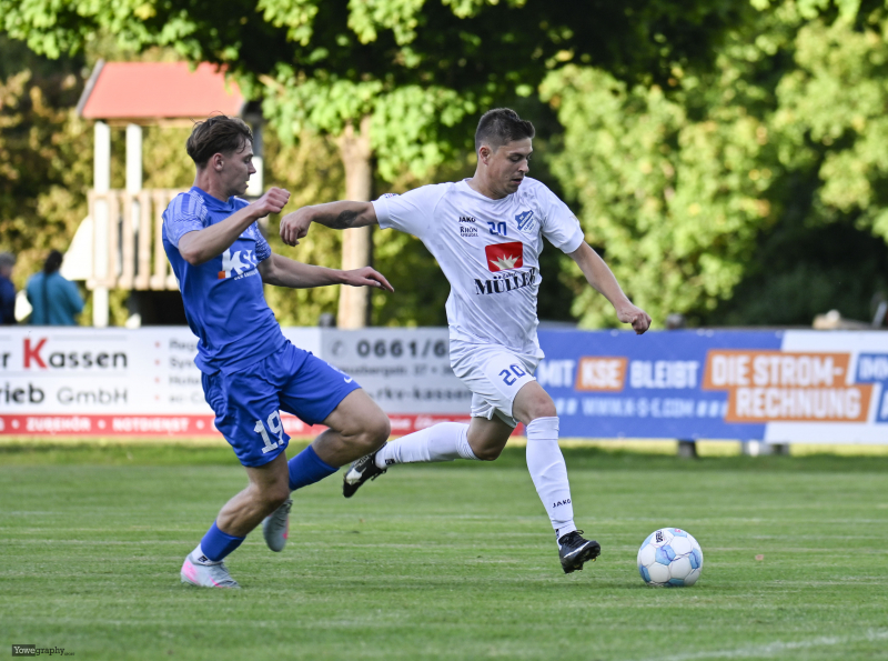 FC Eichenzell - SV Flieden: James Sawatzky gegen Lukas Marvin Friedrich
