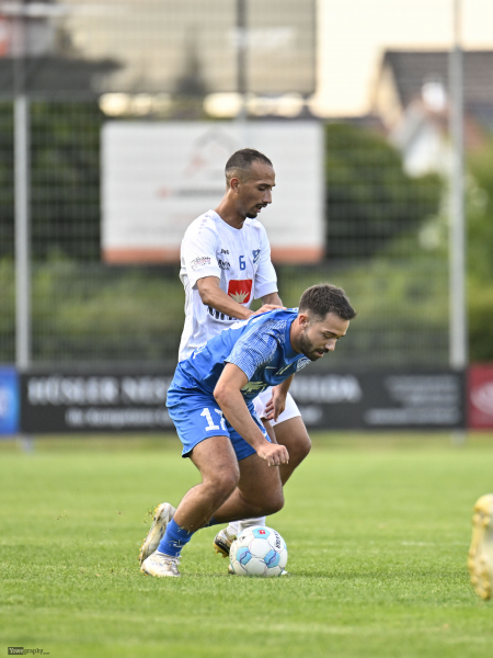 FC Eichenzell - SV Flieden: Zakaria Chahibi gegen Marc Götze