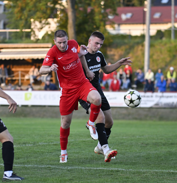 SV Hofbieber - SG Johannesberg: Kevin Krieger gegen Dusan Udovicic