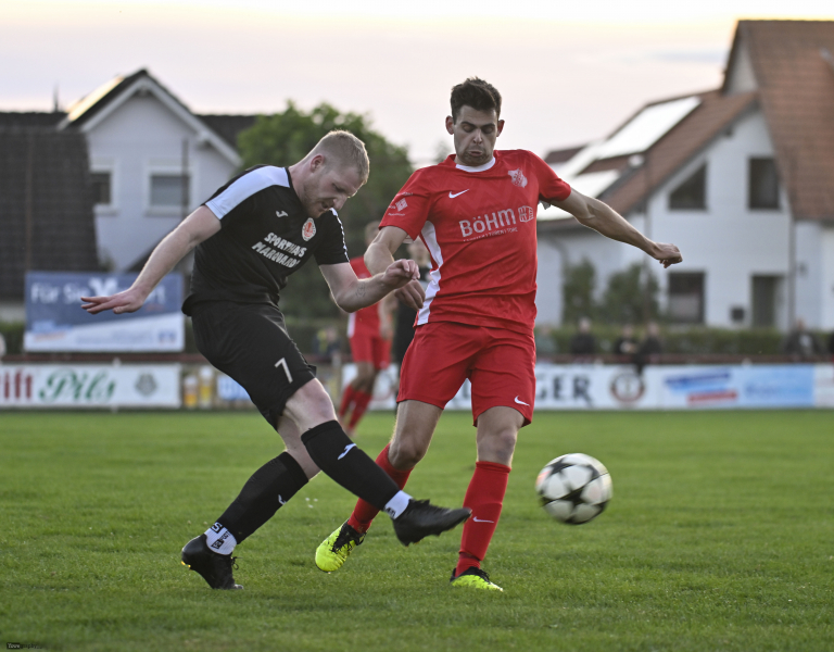 SV Hofbieber - SG Johannesberg: Fabio Ruppert gegen Jona Katusic