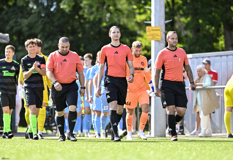 TSV Künzell - SV Großenlüder: Giuliano Begeja SR mit Marcel Schloss SRA und Kevin Schweitzer SRA