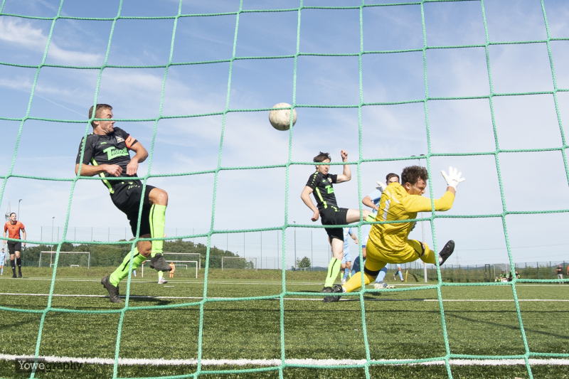 TSV Künzell - SV Großenlüder: Constantin Jökel mit Jakob Schneider
