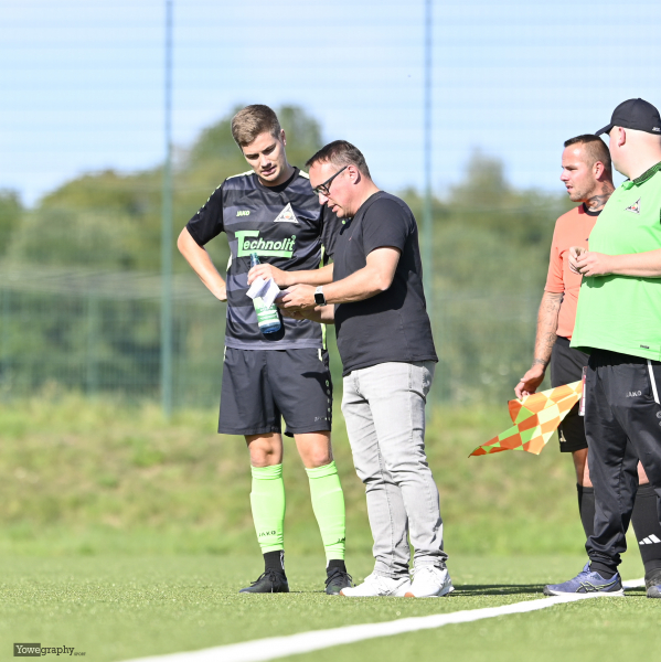 TSV Künzell - SV Großenlüder: Steffen Lüdicke mit Coach Swen Kopp