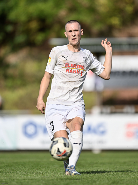 50_Yowegraphy_Jonas_Wenzel_250920_YZ90209