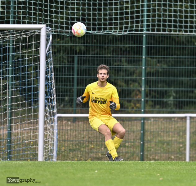 12_Yowegraphy_Jonas_Wenzel_250921_YZ92603
