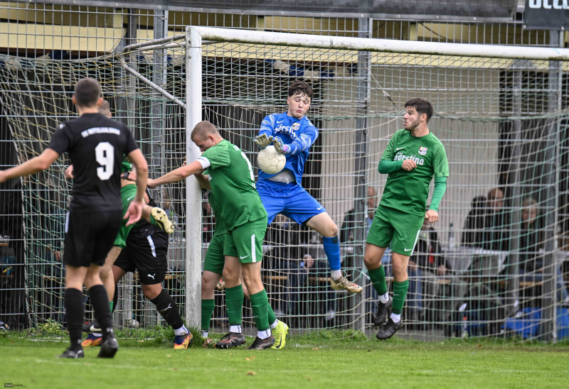 TSG Lütter - SV Mittelkalbach: Marius Arnold mit Niklas Kremer