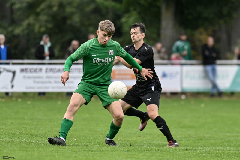 TSG Lütter - SV Mittelkalbach: Vincent Pappert gegen Marijan Würtele