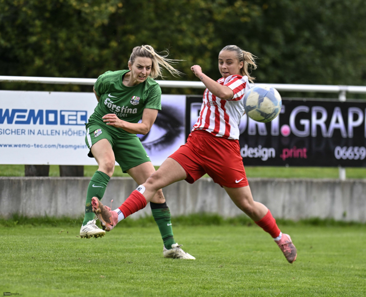 Damen TSG Lütter -  FC Schaafheim: Vanessa Klaus gegen Martyna Kozak