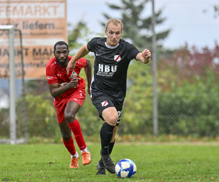 SG Sickels - SV Großenlüder: Victorien Severin Banlog Mvondo gegen Claudius Eckard