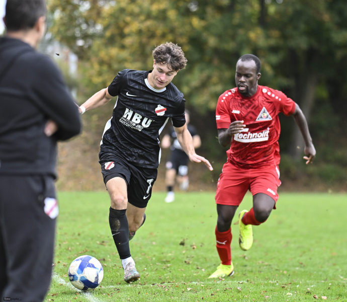 SG Sickels - SV Großenlüder: Niklas Budesheim gegen Tinotenda Phiri