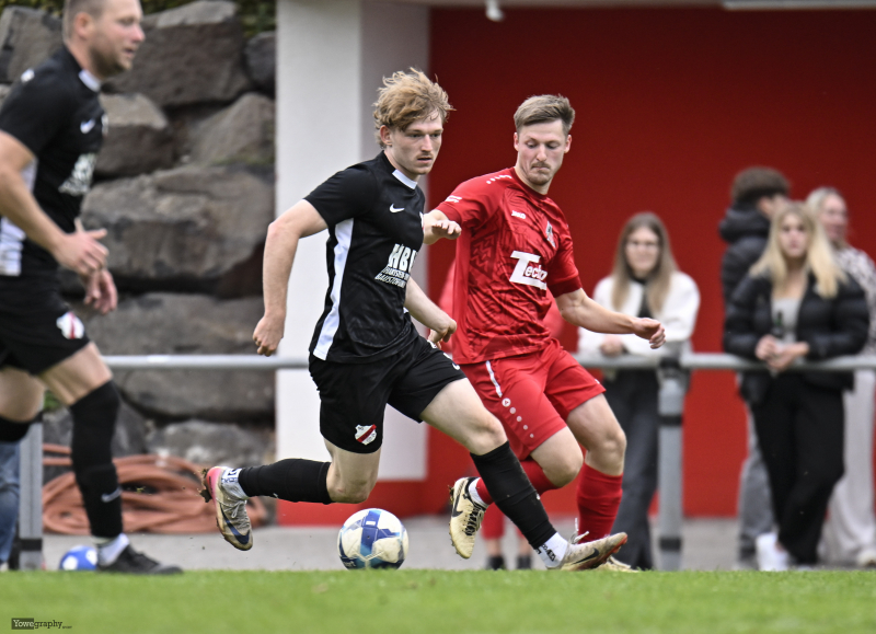SG Sickels - SV Großenlüder: Nils Jumah Rathjen gegen Noah Paszkiewicz