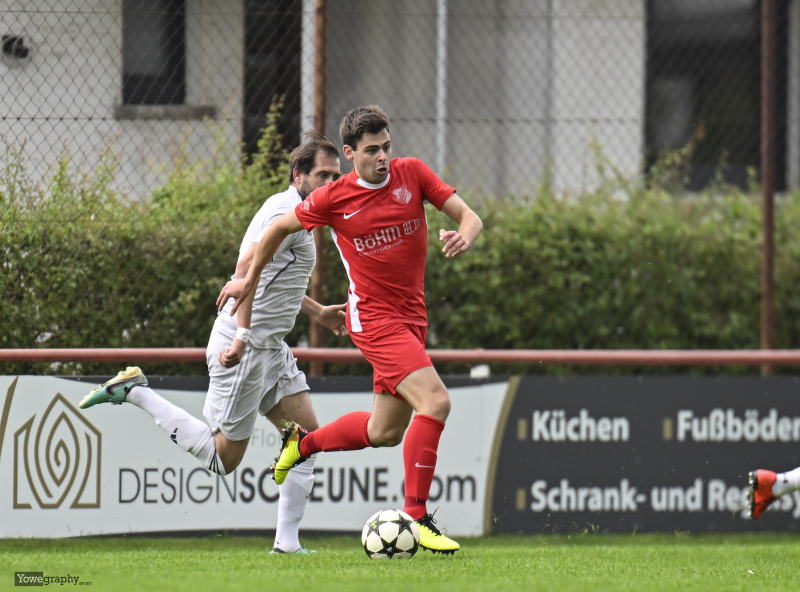 SV Hofbieber - FSV Dörnberg: Fabio Ruppert gegen Tobias Gunkel