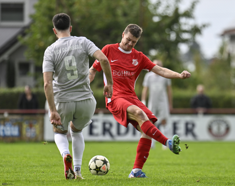 SV Hofbieber - FSV Dörnberg: Torsten Müller gegen Sandro Bätzing