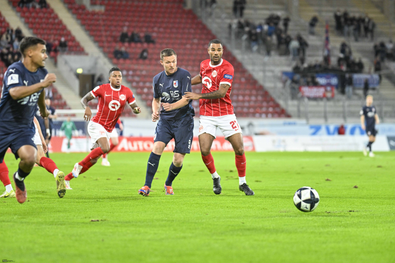 OFC Kickers Offenbach - SG Barockstadt Fulda: Moritz Reinhard gegen Jayson Breitenbach