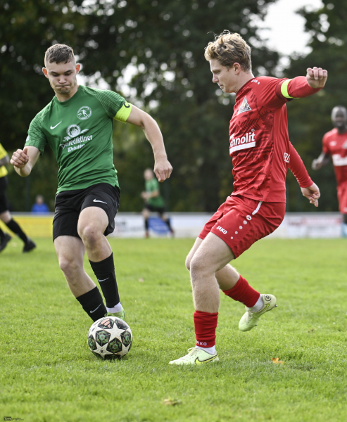 SV Teutonia Großenlüder - FSG Vogelsberg: Niklas Wese gegen Lars Bourscheidt