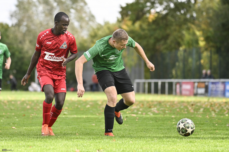 SV Teutonia Großenlüder - FSG Vogelsberg: Dominik Geist gegen Tinotenda Phiri