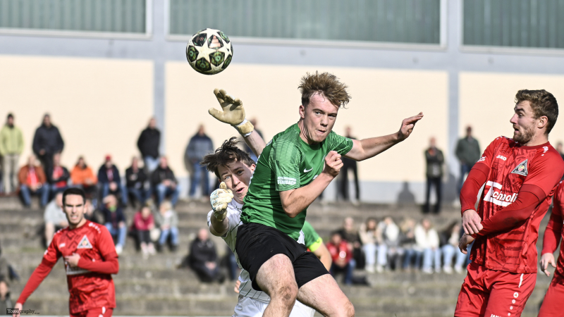 SV Teutonia Großenlüder - FSG Vogelsberg: Marvin Mohr gegen Niklas Nettbohl