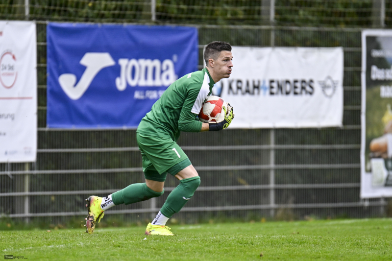 41_Yowegraphy_Jonas_Wenzel_251012_YZ95414