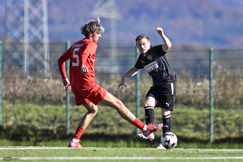 TSV Künzell - SV Hofbieber: Elias Traber gegen Felix Basser