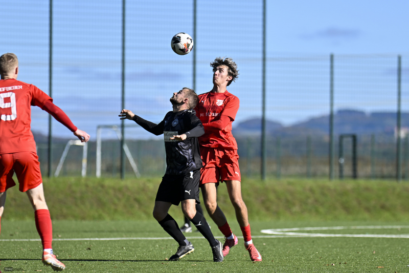 TSV Künzell - SV Hofbieber: Lennart Pappert gegen Elias-Finn Traber