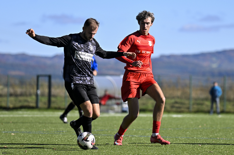 TSV Künzell - SV Hofbieber: Lennart Pappert gegen Elias-Finn Traber