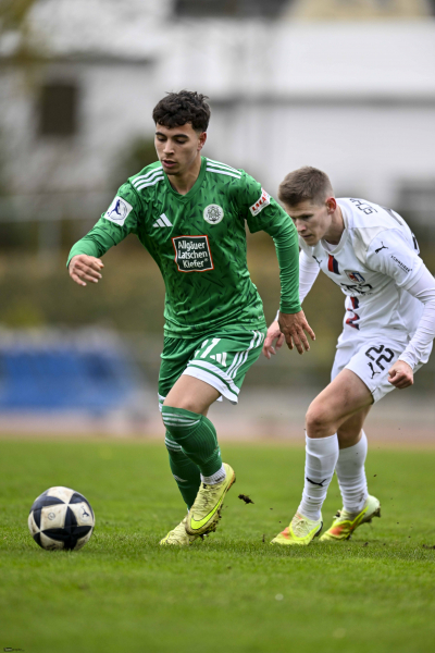 SG Barockstadt Fulda - FC 08 Homburg: Nicolas Robin Jörg gegen Sebastian Schmitt