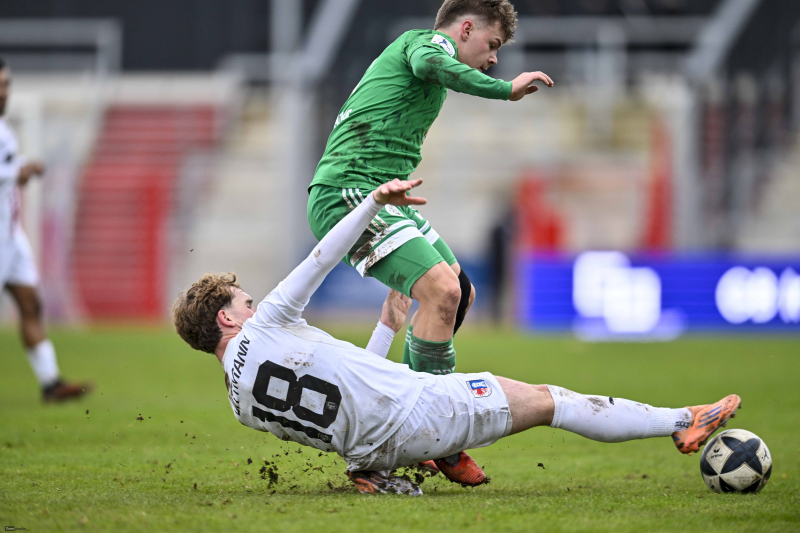 SG Barockstadt Fulda - FC 08 Homburg: Moritz Dittmann gegen Frederik Schumann