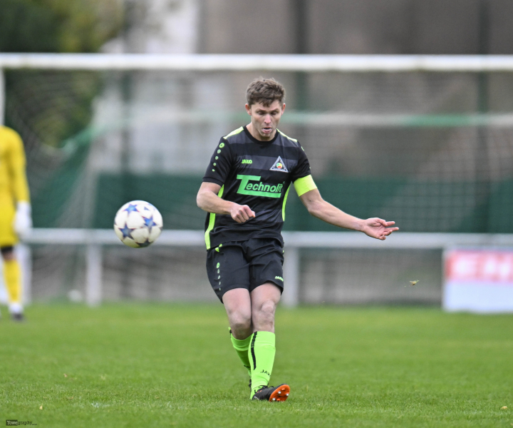 SV Neuhof - SV Großenlüder: Felix Schlitzer