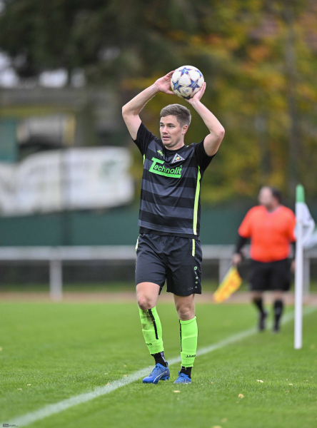 SV Neuhof - SV Großenlüder: Steffen Lüdicke