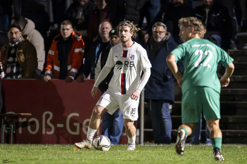 33_Yowegraphy_Jonas_Wenzel_251029_YZ98124