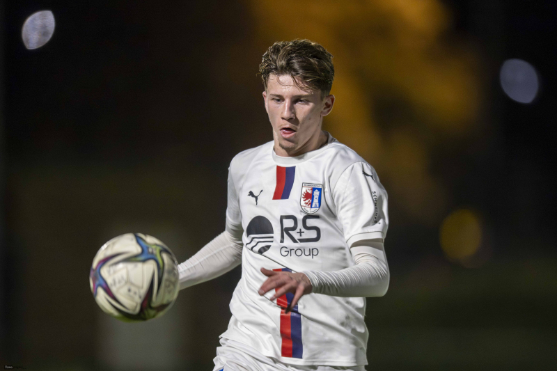 36_Yowegraphy_Jonas_Wenzel_251029_YZ98174