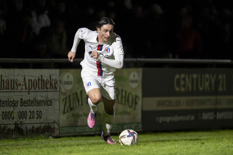 37_Yowegraphy_Jonas_Wenzel_251029_YZ98198