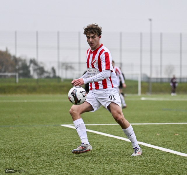 48_Yowegraphy_Jonas_Wenzel_251108_YZ98099