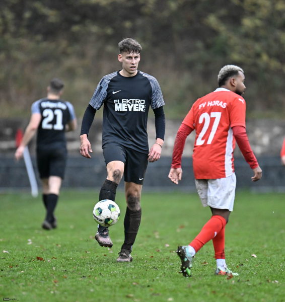 23_Yowegraphy_Jonas_Wenzel_251109_YZ99778