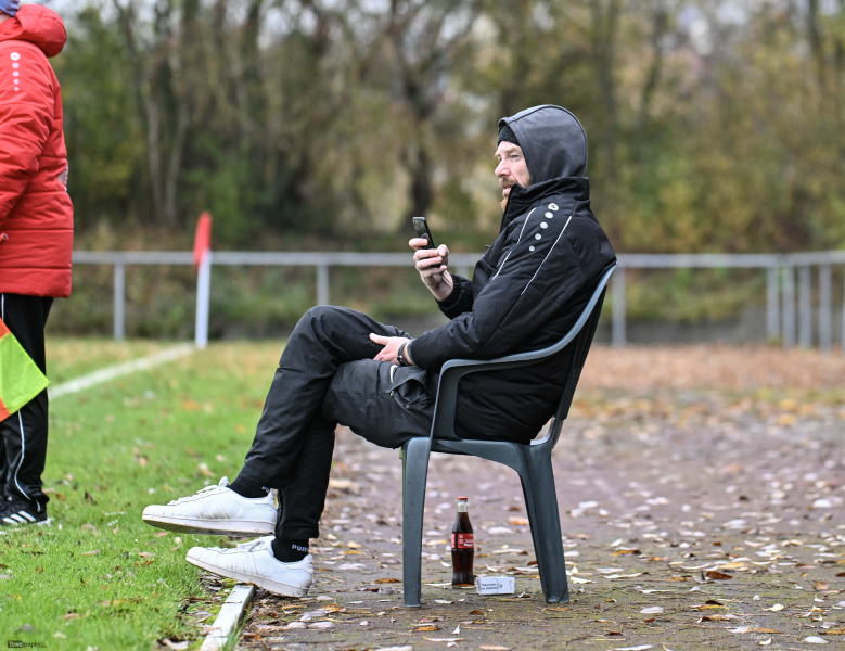 31_Yowegraphy_Jonas_Wenzel_251109_YZ98981