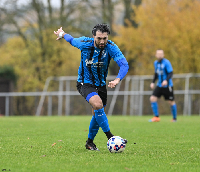 33_Yowegraphy_Jonas_Wenzel_251109_YZ98999