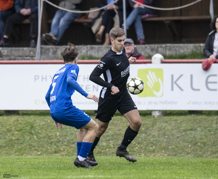 13_Yowegraphy_Jonas_Wenzel_251115_YZ92094