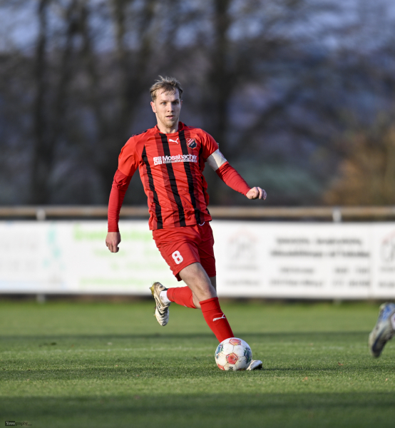 22_Yowegraphy_Jonas_Wenzel_251116_YZ95732