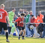 TSV Ufhausen - SG Haselbach: Kevin Baumbach gegen Maurice Zednik