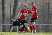 SV Großenlüder - TSV Künzell: Silas Paul mit Adrian Waldmann