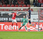 Hessenpokal OFC Kickers Offenbach - SG Barockstadt Fulda: Keanu Kraft gegen Ron Berlinski