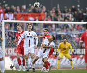 SG Barockstadt Fulda Lehnerz - Kickers Offenbach: Tobias Göbel mit Nicola Jose Arcanjo Köhler