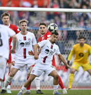 SG Barockstadt Fulda Lehnerz - Kickers Offenbach: Tobias Göbel mit Nicola Jose Arcanjo Köhler