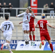 SG Barockstadt Fulda Lehnerz - Kickers Offenbach: Tobias Göbel gegen Noel Knothe